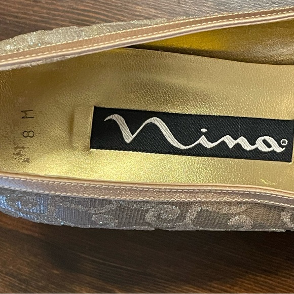 Nina Gold Swirl Fabric 1.75" Block Heel Shoes (8) - Picture 13 of 14